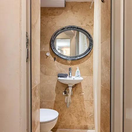 стефани Apartment *